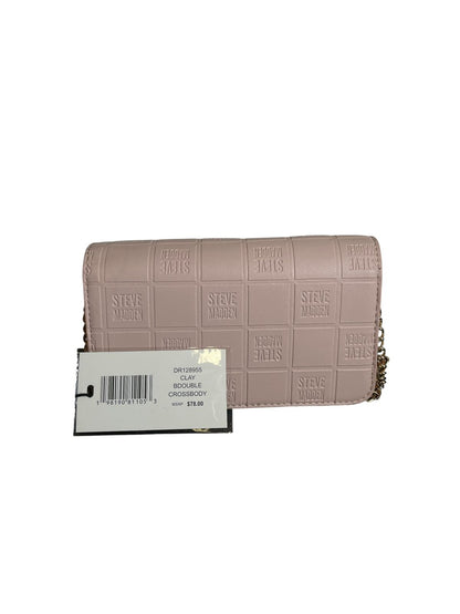 Crossbody Steve Madden Rosa con Textura en Relieve y Cadena Dorada