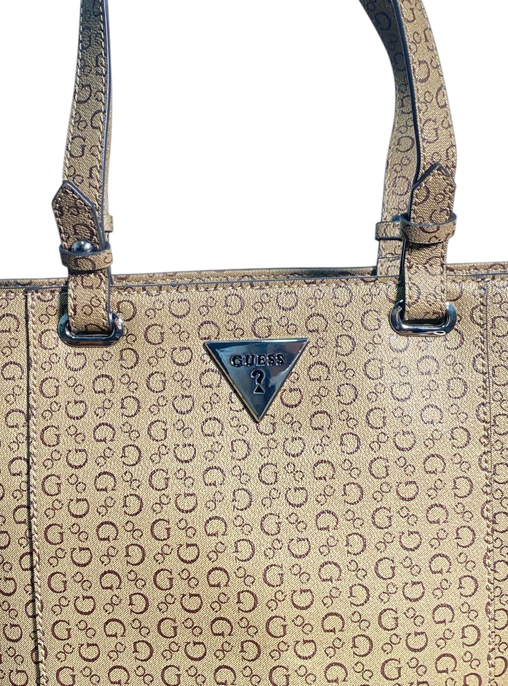 Bolso Tote Guess Arena: Sofisticación Radiante para Cada Día