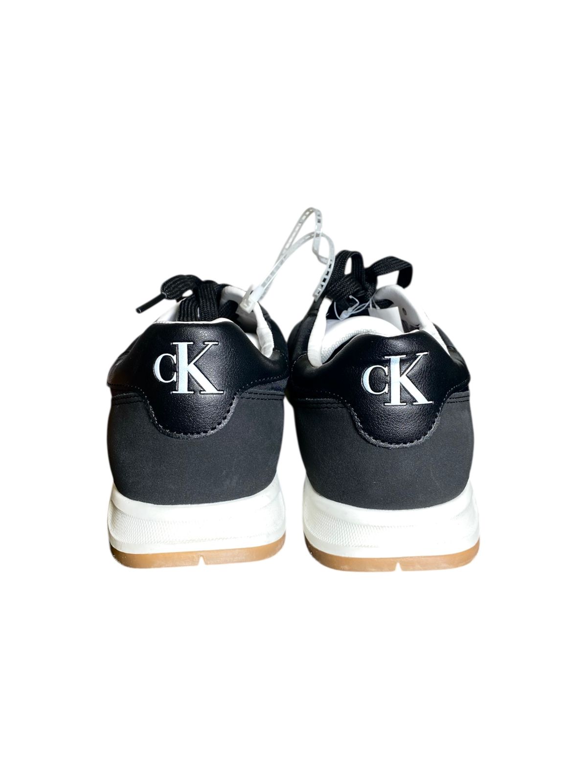Tenis Calvin Klein  Negro/Blanco – Talla 7 USA DAMA